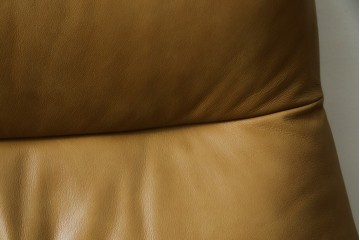 中古　美品　ノルウェー　EKORNES(エコーネス)　Stressless(ストレスレス)　View(ビュー) 　Mサイズ　シグニチャー 　至福の座り心地を実現する上質なリクライニングチェアとオットマンのセット　定価(セット合計)約51万4千円　(R-084746)