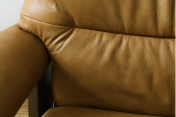 中古　美品　ノルウェー　EKORNES(エコーネス)　Stressless(ストレスレス)　View(ビュー) 　Mサイズ　シグニチャー 　至福の座り心地を実現する上質なリクライニングチェアとオットマンのセット　定価(セット合計)約51万4千円　(R-084746)