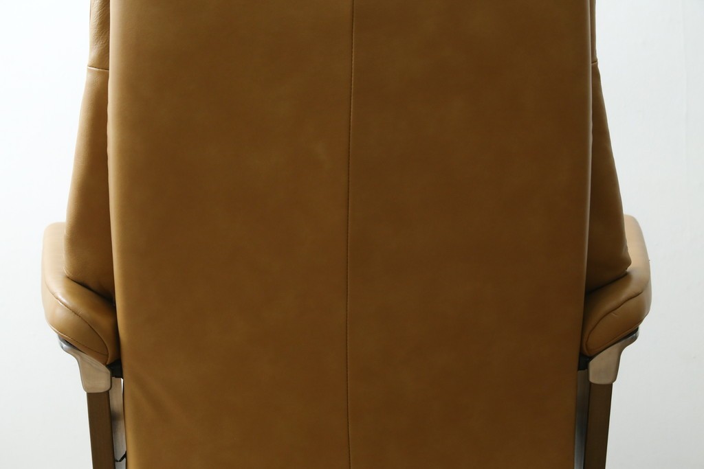 中古　美品　ノルウェー　EKORNES(エコーネス)　Stressless(ストレスレス)　View(ビュー) 　Mサイズ　シグニチャー 　至福の座り心地を実現する上質なリクライニングチェアとオットマンのセット　定価(セット合計)約51万4千円　(R-084746)