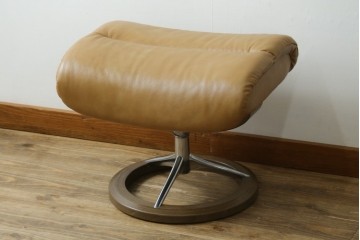 中古　美品　ノルウェー　EKORNES(エコーネス)　Stressless(ストレスレス)　View(ビュー) 　Mサイズ　シグニチャー 　至福の座り心地を実現する上質なリクライニングチェアとオットマンのセット　定価(セット合計)約51万4千円　(R-084746)