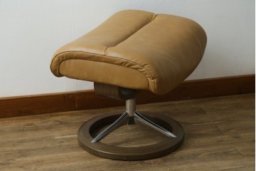 中古　美品　ノルウェー　EKORNES(エコーネス)　Stressless(ストレスレス)　View(ビュー) 　Mサイズ　シグニチャー 　至福の座り心地を実現する上質なリクライニングチェアとオットマンのセット　定価(セット合計)約51万4千円　(R-084746)