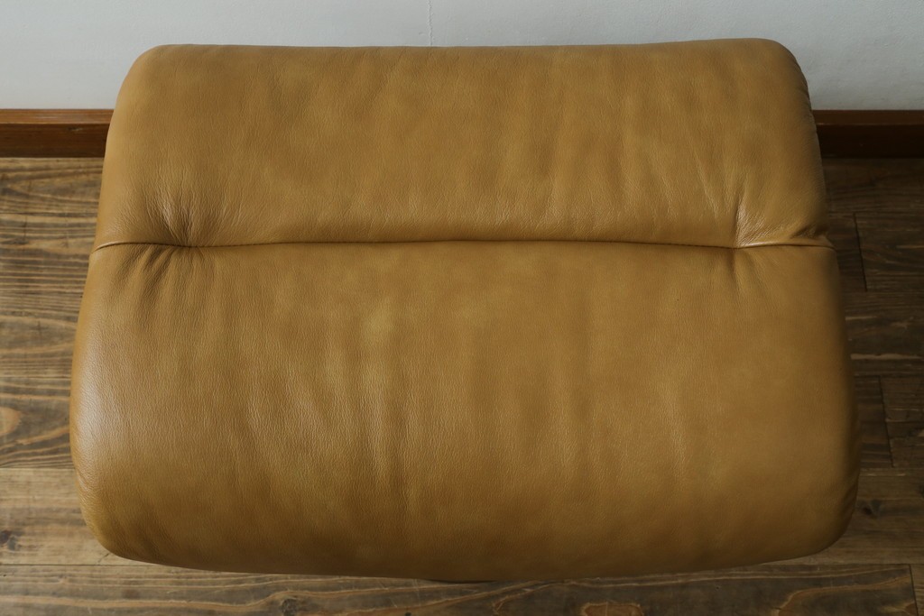 中古　美品　ノルウェー　EKORNES(エコーネス)　Stressless(ストレスレス)　View(ビュー) 　Mサイズ　シグニチャー 　至福の座り心地を実現する上質なリクライニングチェアとオットマンのセット　定価(セット合計)約51万4千円　(R-084746)
