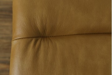 中古　美品　ノルウェー　EKORNES(エコーネス)　Stressless(ストレスレス)　View(ビュー) 　Mサイズ　シグニチャー 　至福の座り心地を実現する上質なリクライニングチェアとオットマンのセット　定価(セット合計)約51万4千円　(R-084746)