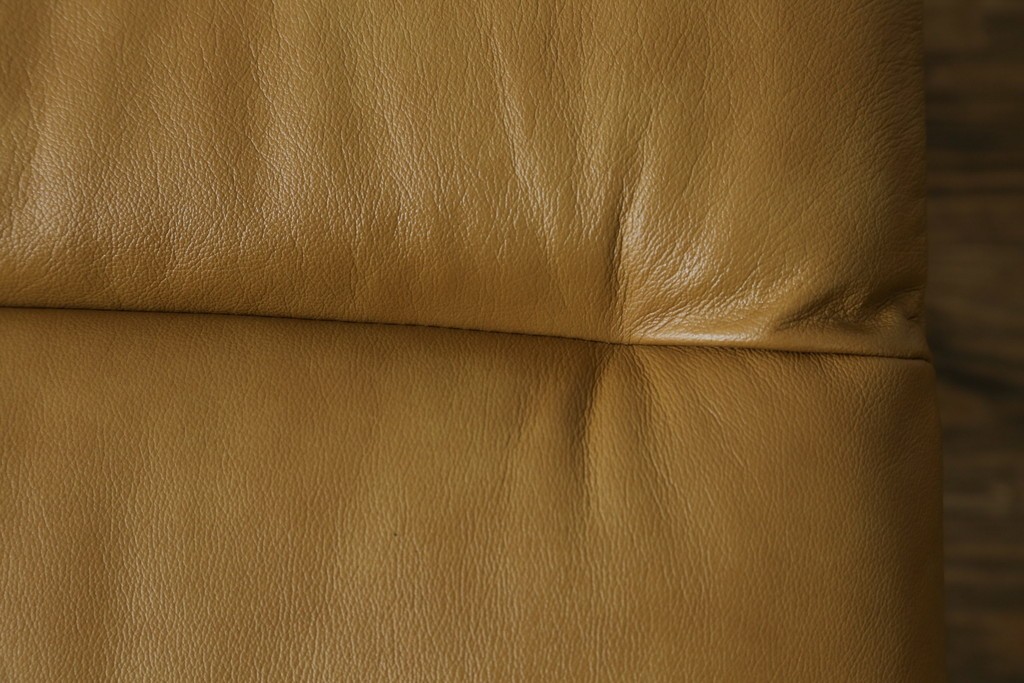 中古　美品　ノルウェー　EKORNES(エコーネス)　Stressless(ストレスレス)　View(ビュー) 　Mサイズ　シグニチャー 　至福の座り心地を実現する上質なリクライニングチェアとオットマンのセット　定価(セット合計)約51万4千円　(R-084746)