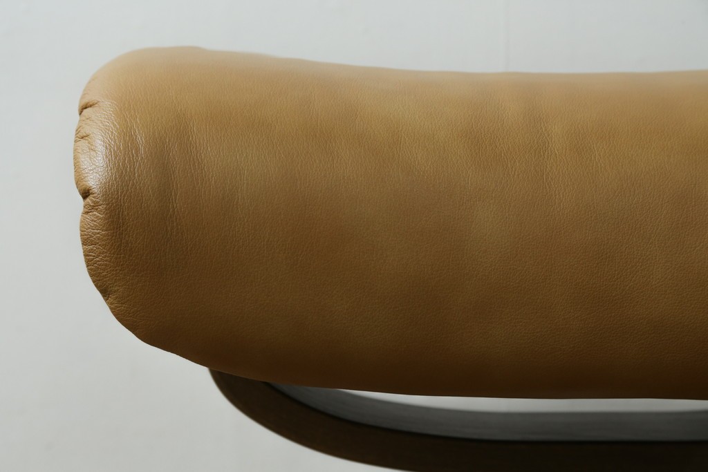 中古　美品　ノルウェー　EKORNES(エコーネス)　Stressless(ストレスレス)　View(ビュー) 　Mサイズ　シグニチャー 　至福の座り心地を実現する上質なリクライニングチェアとオットマンのセット　定価(セット合計)約51万4千円　(R-084746)