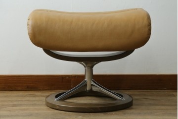 中古　美品　ノルウェー　EKORNES(エコーネス)　Stressless(ストレスレス)　View(ビュー) 　Mサイズ　シグニチャー 　至福の座り心地を実現する上質なリクライニングチェアとオットマンのセット　定価(セット合計)約51万4千円　(R-084746)