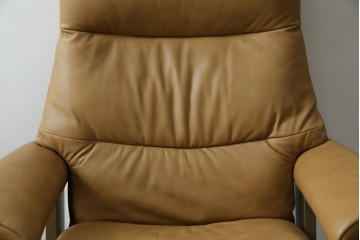 中古　美品　ノルウェー　EKORNES(エコーネス)　Stressless(ストレスレス)　View(ビュー) 　Mサイズ　シグニチャー 　至福の座り心地を実現する上質なリクライニングチェアとオットマン　セット定価約51万4千円相当　(R-084746)