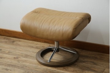 中古　美品　ノルウェー　EKORNES(エコーネス)　Stressless(ストレスレス)　View(ビュー) 　Mサイズ　シグニチャー 　至福の座り心地を実現する上質なリクライニングチェアとオットマン　セット定価約51万4千円相当　(R-084746)