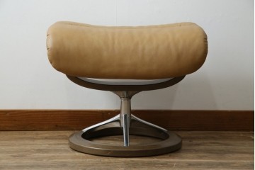中古　美品　ノルウェー　EKORNES(エコーネス)　Stressless(ストレスレス)　View(ビュー) 　Mサイズ　シグニチャー 　至福の座り心地を実現する上質なリクライニングチェアとオットマン　セット定価約51万4千円相当　(R-084746)