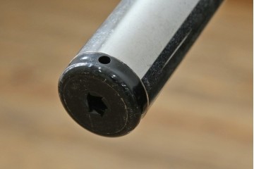 中古　美品　スイス　USMハラー(USM Haller)　直線美が際立つシンプルデザインのテーブル　定価約16万円相当　(R-084747)