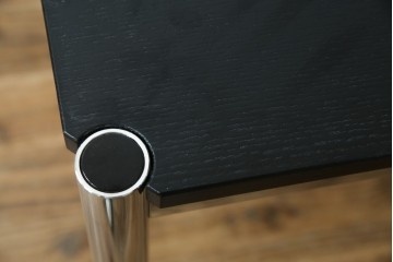 中古　美品　スイス　USMハラー(USM Haller)　直線美が際立つシンプルデザインのテーブル　定価約16万円相当　(R-084747)