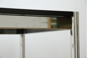 中古　美品　スイス　USMハラー(USM Haller)　直線美が際立つシンプルデザインのテーブル　定価約16万円相当　(R-084747)