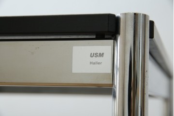 中古　美品　スイス　USMハラー(USM Haller)　直線美が際立つシンプルデザインのテーブル　定価約16万円相当　(R-084747)