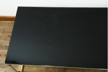 中古　Cassinaixc.(カッシーナイクスシー)　グラブ(GRAB)　透明感と輝きが際立つガラス天板付きのローテーブル　定価約38万円　(R-084749)