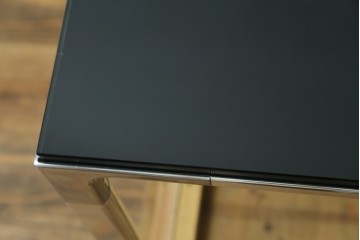 中古　Cassinaixc.(カッシーナイクスシー)　グラブ(GRAB)　透明感と輝きが際立つガラス天板付きのローテーブル　定価約38万円　(R-084749)