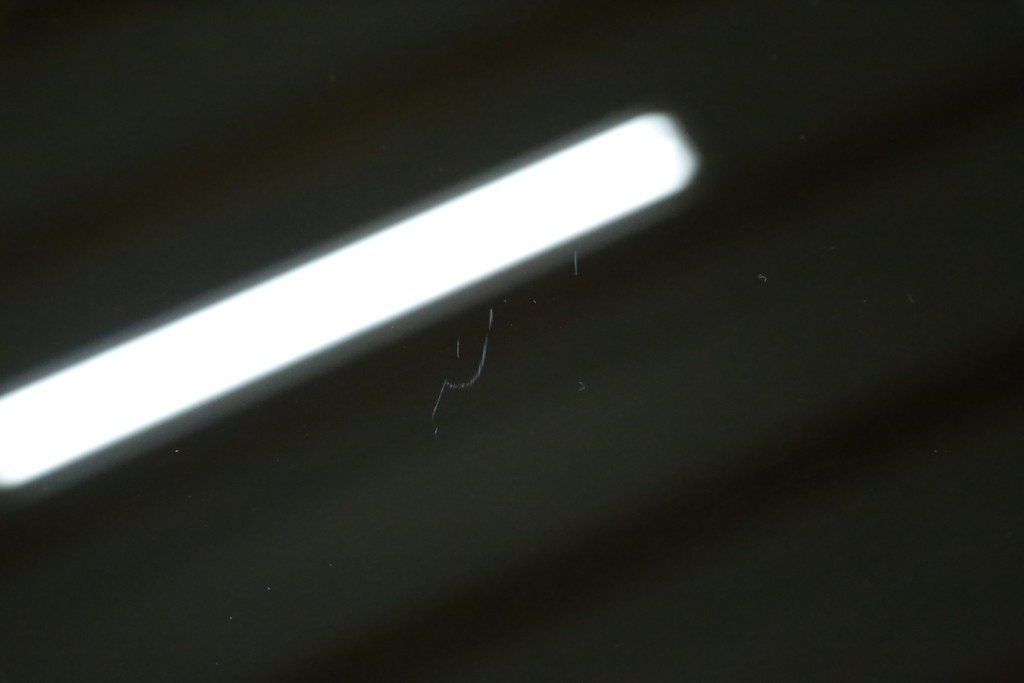 中古　Cassinaixc.(カッシーナイクスシー)　グラブ(GRAB)　透明感と輝きが際立つガラス天板付きのローテーブル　定価約38万円　(R-084749)