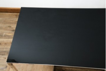 中古　Cassinaixc.(カッシーナイクスシー)　グラブ(GRAB)　透明感と輝きが際立つガラス天板付きのローテーブル　定価約38万円相当　(R-084749)　