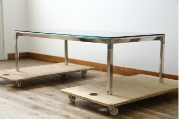 中古　Cassinaixc.(カッシーナイクスシー)　グラブ(GRAB)　透明感と輝きが際立つガラス天板付きのローテーブル　定価約38万円相当　(R-084749)　