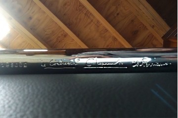 中古　超美品　Cassina(カッシーナ)　ル・コルビュジエ(Le Corbusier)デザイン　グランコンフォール　LC2　直線美が際立つ2人掛けレザーソファ　(R-084750)