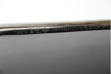 中古　超美品　Cassina(カッシーナ)　ル・コルビュジエ(Le Corbusier)デザイン　グランコンフォール　LC2　モダンな1人掛けレザーソファ　(R-084752)