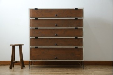 ラフジュ工房オリジナル　新規製作　爽やかなペイント仕上げのパタパタ扉収納棚　(R-084754)