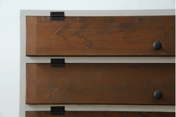 ラフジュ工房オリジナル　新規製作　爽やかなペイント仕上げのパタパタ扉収納棚　(R-084754)