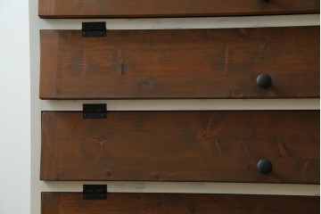 ラフジュ工房オリジナル　新規製作　爽やかなペイント仕上げのパタパタ扉収納棚　(R-084754)