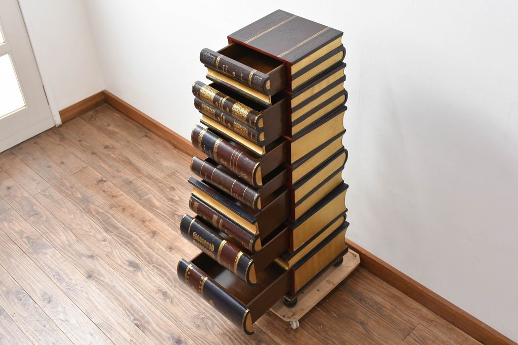 中古　美品　MAITLAND-SMITH(メートランドスミス)　洋書を積み重ねたような意匠が目を引くチェスト　定価約37万円　(R-084755)