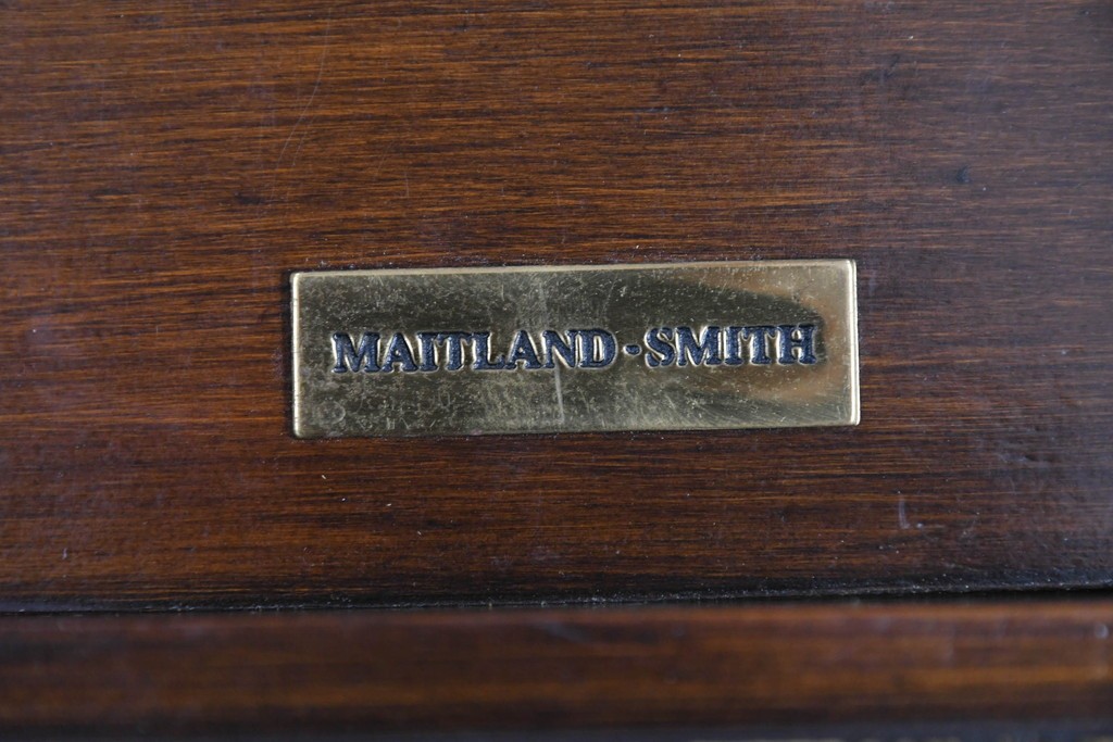 中古　美品　MAITLAND-SMITH(メートランドスミス)　洋書を積み重ねたような意匠が目を引くチェスト　定価約37万円　(R-084755)