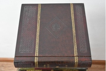 中古　美品　MAITLAND-SMITH(メートランドスミス)　洋書を積み重ねたような意匠が目を引くチェスト　定価約37万円　(R-084755)