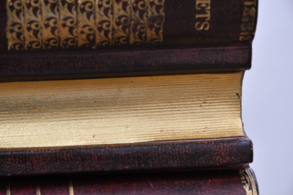 中古　美品　MAITLAND-SMITH(メートランドスミス)　洋書を積み重ねたような意匠が目を引くチェスト　定価約37万円　(R-084755)