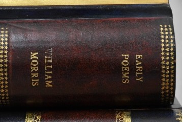 中古　美品　MAITLAND-SMITH(メートランドスミス)　洋書を積み重ねたような意匠が目を引くチェスト　定価約37万円　(R-084755)