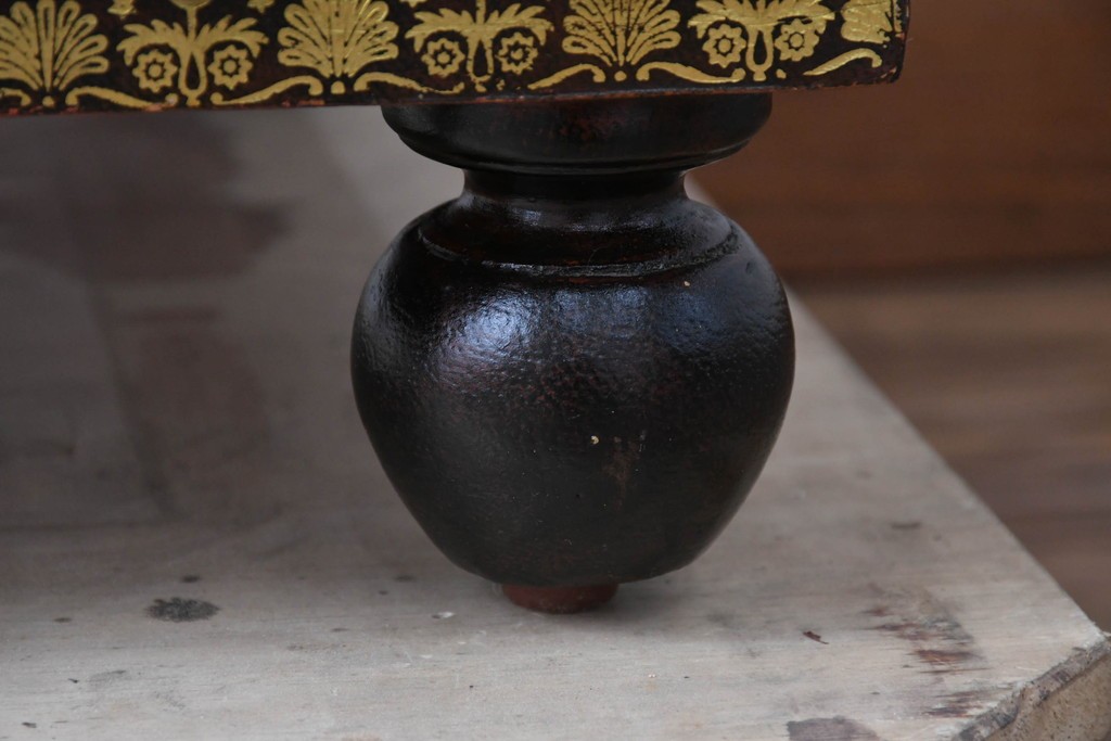 中古　美品　MAITLAND-SMITH(メートランドスミス)　洋書を積み重ねたような意匠が目を引くチェスト　定価約37万円　(R-084755)