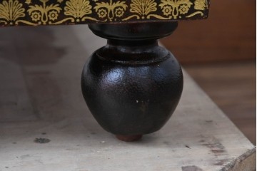 中古　美品　MAITLAND-SMITH(メートランドスミス)　洋書を積み重ねたような意匠が目を引くチェスト　定価約37万円　(R-084755)