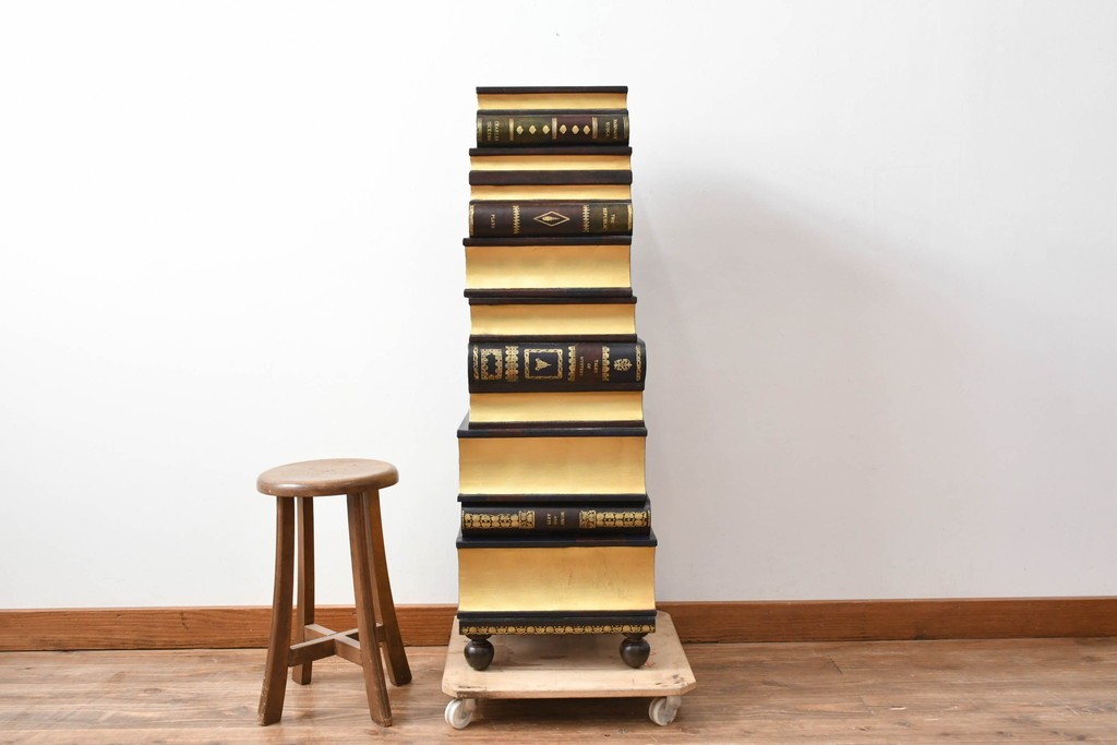 中古　美品　MAITLAND-SMITH(メートランドスミス)　洋書を積み重ねたような意匠が目を引くチェスト　定価約37万円　(R-084755)