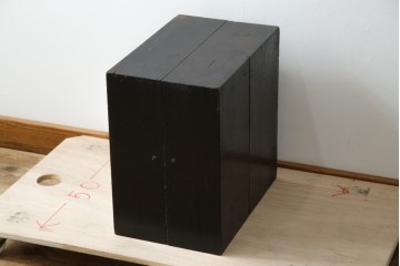 和製アンティーク　激レア　博物館クラス　極小サイズ　真鍮金具が目を惹く折り畳み式の小さな薬箪笥　(R-084761)