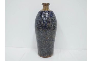 人間国宝　島岡達三　益子焼　高さ 約37cm　花瓶　重厚で美しい文様が魅力の塩釉象嵌縄文壷(壺、花入、花生、花器、裏印、共箱付)(R-084762)
