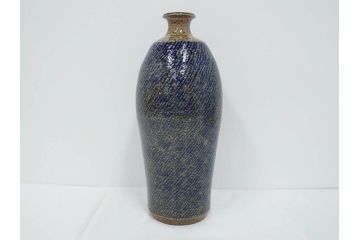 人間国宝　島岡達三　益子焼　高さ 約37cm　花瓶　重厚で美しい文様が魅力の塩釉象嵌縄文壷(壺、花入、花生、花器、裏印、共箱付)(R-084762)