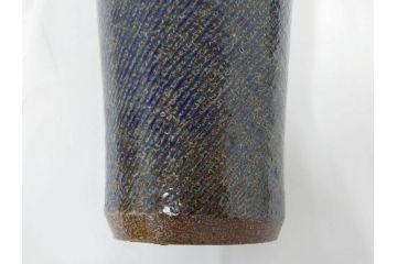 人間国宝　島岡達三　益子焼　高さ 約37cm　花瓶　重厚で美しい文様が魅力の塩釉象嵌縄文壷(壺、花入、花生、花器、裏印、共箱付)(R-084762)