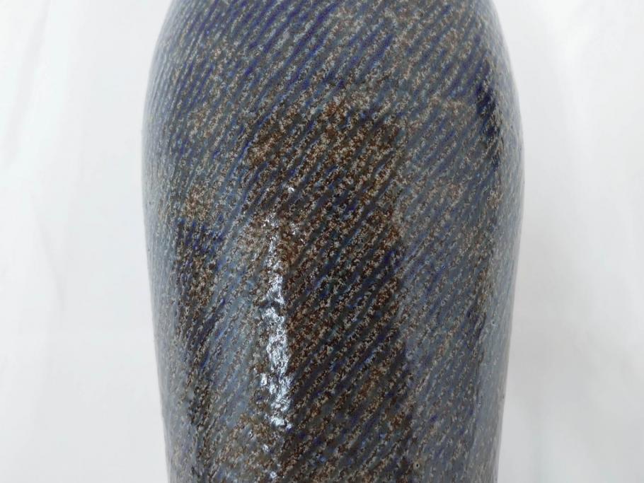 人間国宝 島岡達三 益子焼 高さ 約37cm 花瓶 重厚で美しい文様が魅力の塩釉象嵌縄文壷(壺、花入、花生、花器、裏印、共箱付)(R-084762)