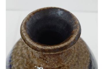 人間国宝　島岡達三　益子焼　高さ 約37cm　花瓶　重厚で美しい文様が魅力の塩釉象嵌縄文壷(壺、花入、花生、花器、裏印、共箱付)(R-084762)