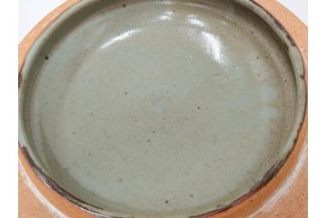 人間国宝　島岡達三　益子焼　地釉象嵌縄文　8寸　土の温かみを感じさせる風合いが魅力の蓋物(蓋付き器、香合、調味料入れ、菓子鉢、茶壷、共箱付、八寸)(R-084765)