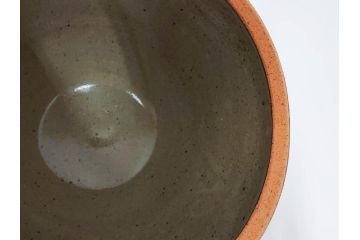 人間国宝　島岡達三　益子焼　地釉象嵌縄文　8寸　土の温かみを感じさせる風合いが魅力の蓋物(蓋付き器、香合、調味料入れ、菓子鉢、茶壷、共箱付、八寸)(R-084765)