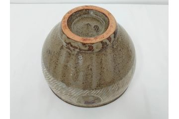 人間国宝　島岡達三　益子焼　地釉象嵌縄文　8寸　土の温かみを感じさせる風合いが魅力の蓋物(蓋付き器、香合、調味料入れ、菓子鉢、茶壷、共箱付、八寸)(R-084765)