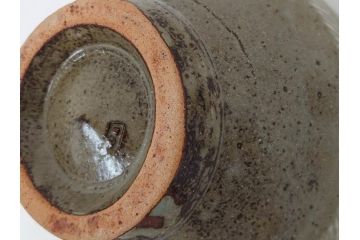 人間国宝　島岡達三　益子焼　地釉象嵌縄文　8寸　土の温かみを感じさせる風合いが魅力の蓋物(蓋付き器、香合、調味料入れ、菓子鉢、茶壷、共箱付、八寸)(R-084765)