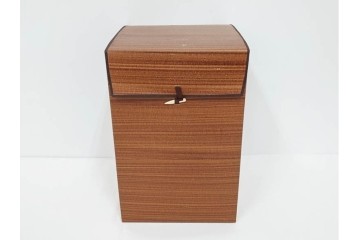 人間国宝　十三代　酒井田柿右衛門　錦　豪華賀茂鶴　金蒔絵　盃　菊鳥文　空瓶　花瓶　(R-084766)