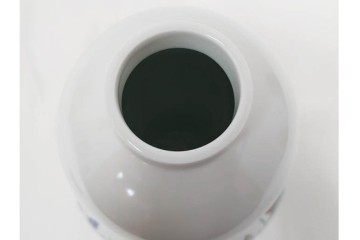 人間国宝　十三代　酒井田柿右衛門　錦　豪華賀茂鶴　金蒔絵　盃　菊鳥文　空瓶　花瓶　(R-084766)