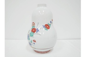 人間国宝　十三代　酒井田柿右衛門　錦　豪華賀茂鶴　金蒔絵　盃　菊鳥文　空瓶　花瓶　(R-084766)