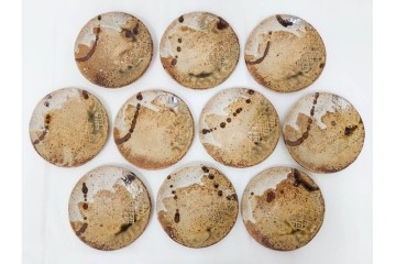 岐阜県無形文化財　加藤十右衛門　美濃　約14cm　4.6寸　素朴な風合いが魅力の伊賀皿10枚セット　(R-084767)