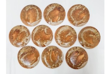 岐阜県無形文化財　加藤十右衛門　美濃　約14cm　4.6寸　素朴な風合いが魅力の伊賀皿10枚セット　(R-084767)